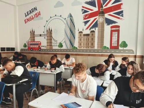 Kurs języka angielskiego dla młodzieży II Kurs języka angielskiego online dla młodzieży II (15–17 lat)